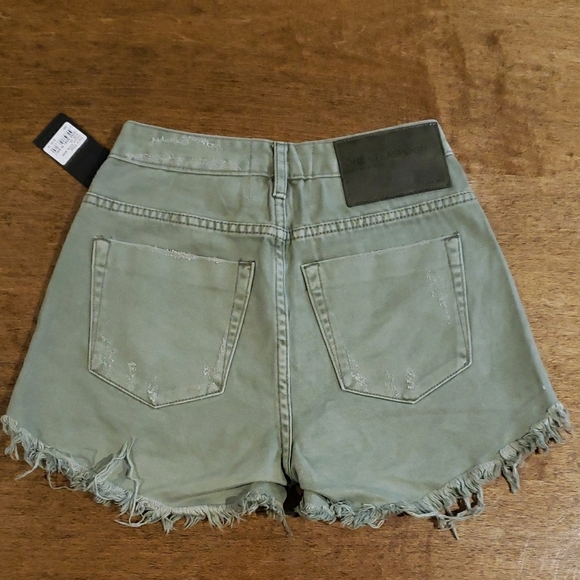 One Teaspoon Women's Green Distressed Denim Shorts 23 - Picture 7 of 9
